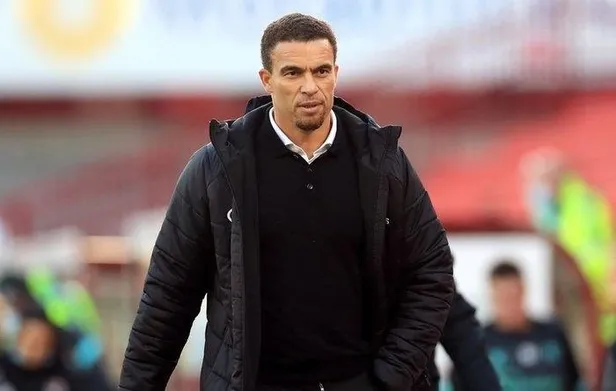 besiktasin-yeni-teknik-hocasi-velerien-ismael-dunyaca-unlu-hocalarla-beraber-ayni-akademiyi-bitirmesi-dikkat-c-1648071856101.jpeg Beşiktaş'ın yeni teknik hocası Velerien Ismael dünyaca ünlü hocalarla beraber aynı akademiyi bitirmesi dikkat çekiyor-3