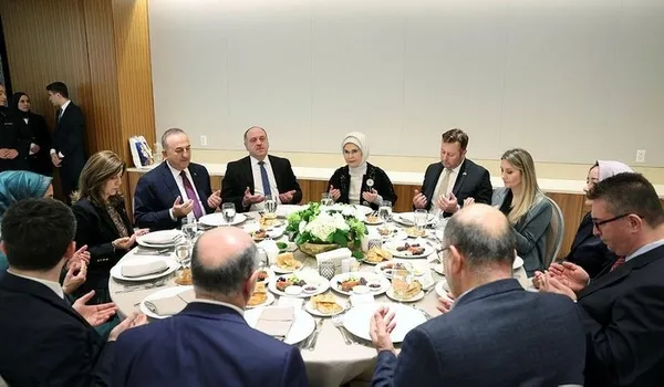 emine-erdogan-new-yorkta-tascin-geleneksel-iftarina-katildi-1680360646347.jpeg