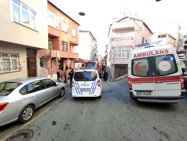 beyoglunda-evde-cikan-yanginda-engelli-kocasinin-mahsur-kaldigini-goren-kadin-bayildi-1607694984682.jpg Beyoğlu'nda evde çıkan yangında engelli kocasının mahsur kaldığını gören kadın bayıldı-3