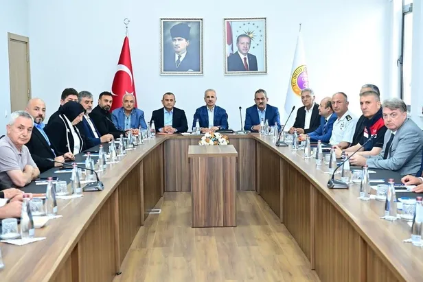 Karadeniz sele teslim oldu: Dereler taştı, yollar göle döndü, evleri su bastı! Ankara-İstanbul yönü trafiğe kapalı... | Zonguldak, Bartın, Bolu son durum-20