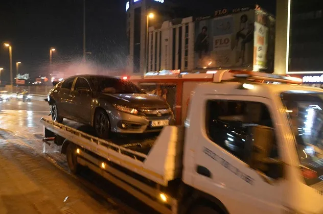 Son dakika: E-5 karayolunda makas terörü kaza ile sonuçlandı: 1 kişi yaralandı