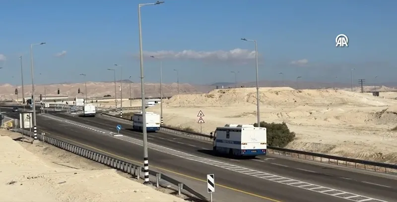 Türk vatandaşları Batı Şeria sınırında (Ekran görüntüsü)