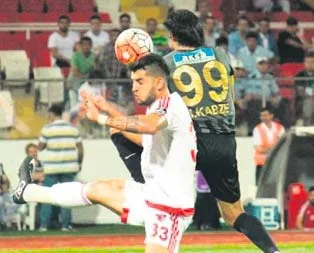 Akhisar 2 attı, 3 puan aldı