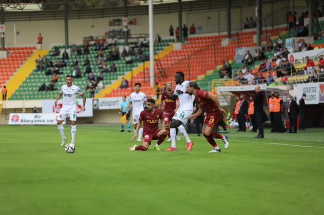 Alanyaspor Göztepe ile 2-2 berabere kaldı