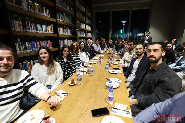 Başkan Erdoğan, Üsküdar'da gençlerle çay içip sohbet etti - 3