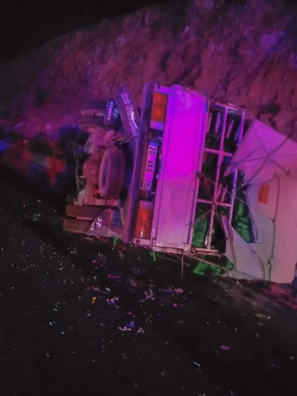 Burdur'da feci kaza: ABD'li 2 kişi öldü, 2 kişi yaralandı-1
