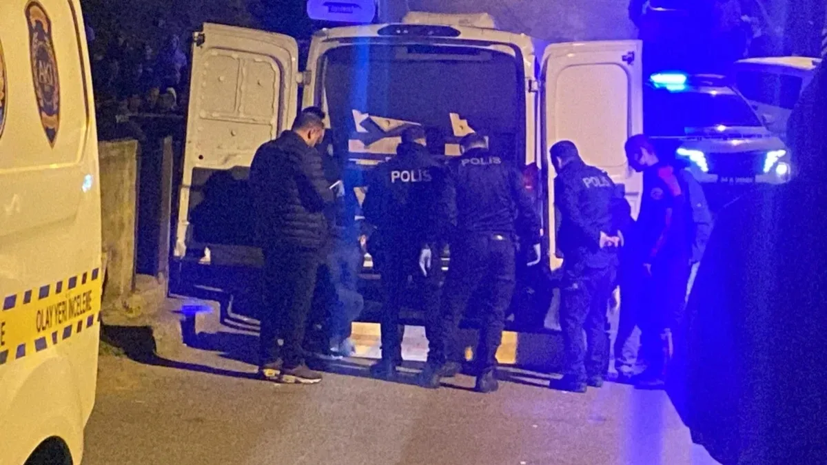 Sultanbeyli'de bir şahıs, sosyal medya üzerinden mesajlaştığı kadının eşini öldürdü