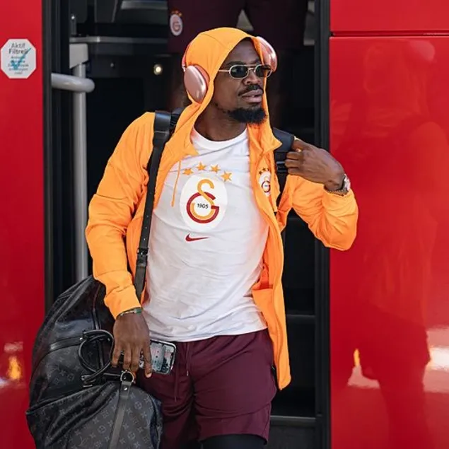 Okan Buruk’tan Aurier resti!