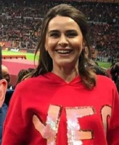 secil-erzanin-arama-gecmisi-ortaya-cikti-kacma-yollarini-aradi-hangi-ilac-oldurur-1708946348471.jpeg Seçil Erzan'ın arama geçmişi ortaya çıktı! Kaçma yollarını aradı... Hangi ilaç öldürür?-6