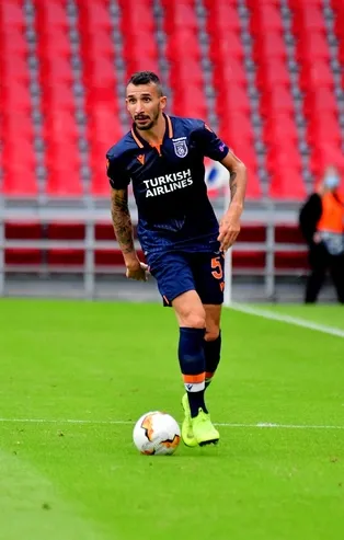 Medipol Başakşehir Mehmet Topal'ı resmen açıkladı! Sözleşmesi 1 yıl daha uzatıldı | Transfer haberleri