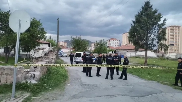 hali-saha-macinda-kan-akti-1653248849383.jpg Halı saha maçında kan aktı-2