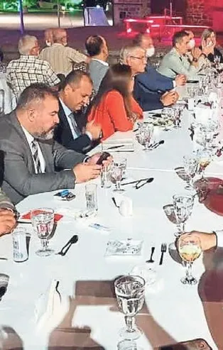 Her şey bu masada başladı: İşte CHP'nin korona sofrası