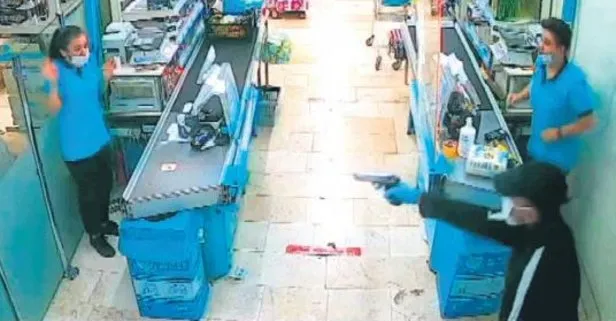 Adana’da market soygunu: Eller yukarı