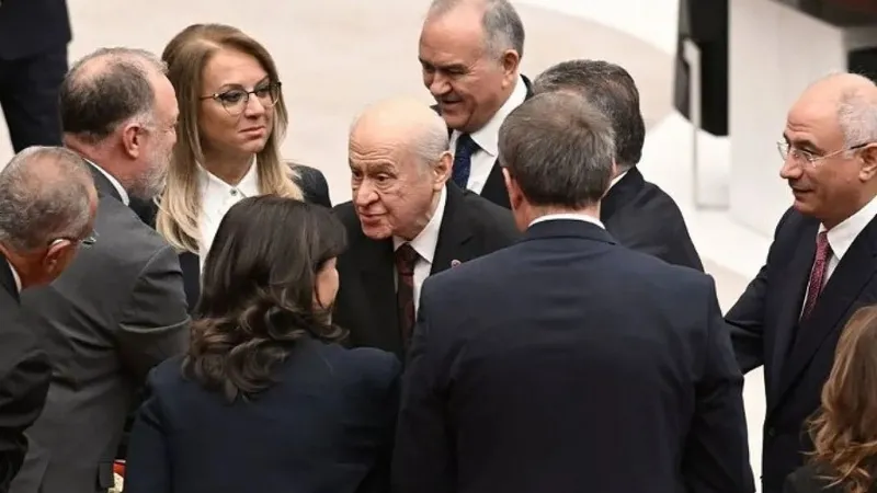 tbmmde-terorsuz-turkiye-komisyonu-kuruluyor-ana-odagi-pkknin-silah-birakmasi-ve-tasfiyesi-af-ya-da-cezasizlik-1751877445440.jpeg TBMM'de "Terörsüz Türkiye Komisyonu" kuruluyor! Ana odağı PKK'nın silah bırakması ve tasfiyesi: Af ya da cezasızlık yok-5