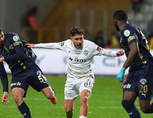 Emre K.Gümrük yolcusu