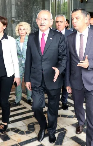 Sabah gazetesi yazarı Mahmut Övür: Uğur Mumcu'nun deyimiyle gardırop Atatürkçüsü!