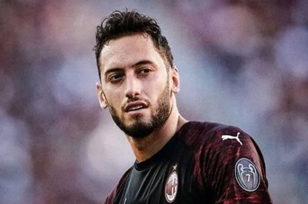 İtalya'da Hakan Çalhanoğlu fırtınası! Milan'ın Sampdoria'yı 4 golle geçtiği maçta 12 yıllık rekoru kırdı