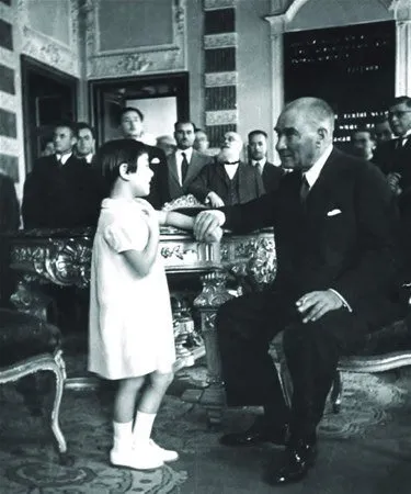 Atatürk’ün çocuk sevgisi