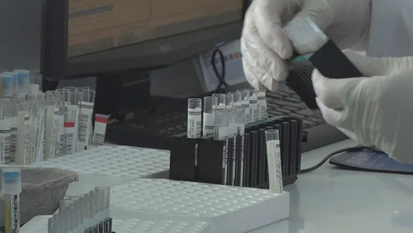 koronavirus-asisi-turkiyede-ne-zaman-denenecek-bilim-kurulu-uyesi-tarih-verdi-1598514621560.jpg Koronavirüs aşısı Türkiye'de ne zaman denenecek? Bilim Kurulu üyesi tarih verdi-4