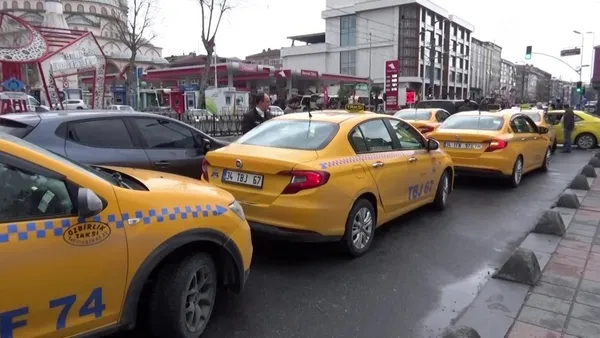 istanbulda-taksicilerden-40-araclik-konvoy-vefat-eden-meslektaslarini-boyle-ugurladilar-1617603813243.jpg