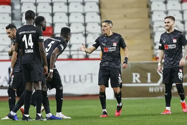 Domagoj Vida 100’üncü maçına çıktı (Yurttan ve dünyadan spor gündemi)-4