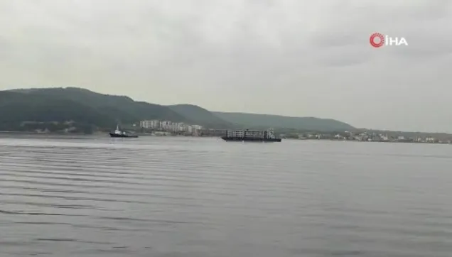 Çanakkale Boğazı’ndan "apartman" geçti! Dikkat çeken görüntü