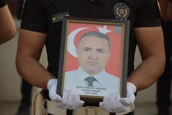 son-dakika-sehit-edilen-emniyet-mudur-yardimcisi-hasan-cevher-davasinda-katil-nasuh-culcuyu-bitiren-gelisme-1639462434667.jpg Son dakika! Şehit edilen Emniyet Müdür Yardımcısı Hasan Cevher davasında katil Nasuh Çulcu’yu bitiren gelişme-5