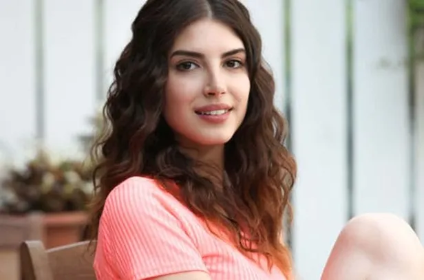 teskilat-zehra-oldu-mu-deniz-baysal-yurtcu-teskilat-dizisinden-ayrildi-mi-neden-deniz-baysal-yurtcu-kimdir-ner-1670762891475.jpg Deniz Baysal Yurtcu Teşkilat dizisinden ayrıldı mı, neden? Deniz Baysal Yurtcu kimdir, nereli? TEŞKİLAT ZEHRA ÖLDÜ MÜ?-6