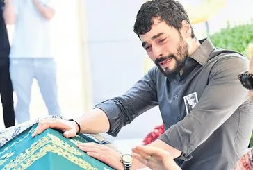 Ebru Şahin’in vefasızlığı pes dedirtti! 3 yıllık rol arkadaşı Akın Akınözü’nün acı gününde yanında olmadı tepkiler peş peşe geldi