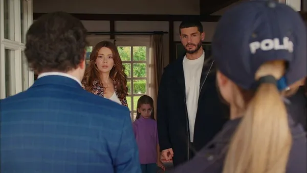 elif-resti-cekti-bir-kucuk-gun-isigi-13-bolum-fragmani-yayinlandi-hic-kimseye-vermiyorum-onu-1669148094740.jpg Elif resti çekti! Bir Küçük Gün Işığı 13. bölüm fragmanı yayınlandı: “Hiç kimseye vermiyorum onu”-5