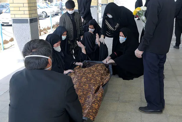 İran'da korkunç tablo! Her 10 dakikada bir kişi corona virüsten ölüyor!-2