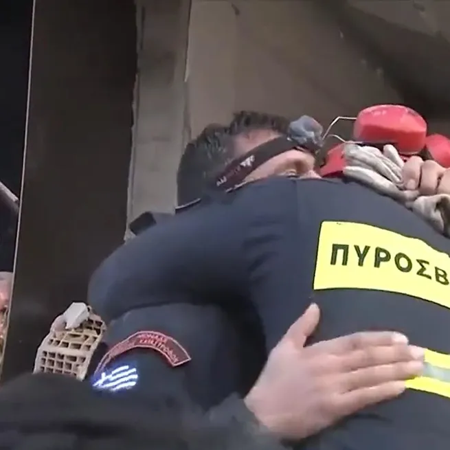 Yurt dışından Türkiyeye gelen ekipler arama kurtarmaya başladı: Azerbaycan, Polonya, Almanya ve Yunanistan...