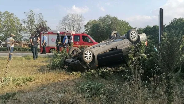 takla-atan-otomobilin-alkollu-surucusu-polisi-sucladi-1595879214843.jpeg Yer: Bursa... Alkollü halde direksiyona geçti, kaza yapınca polisi suçladı: "Sizi görünce heyecanlandım"-1