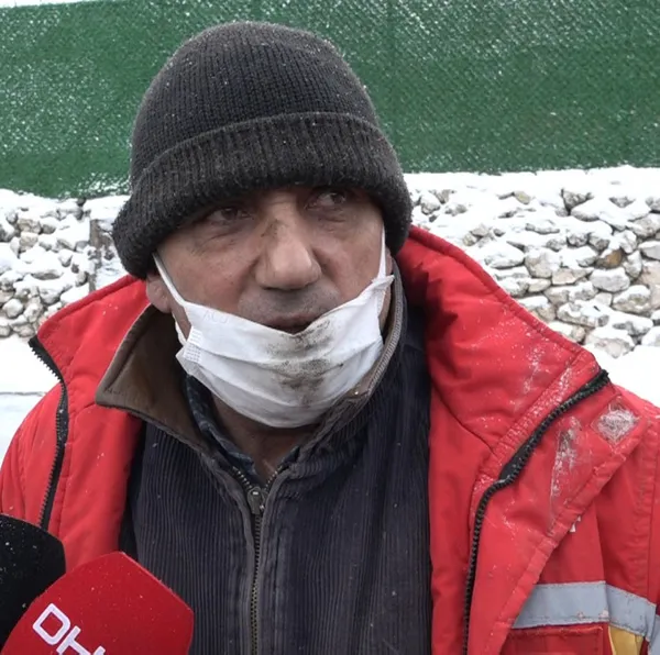 eskisehirde-turgutlar-mahallesinde-agilda-cikan-yangin-3-saatte-sonduruldu-50-hayvan-telef-oldu-800-bin-lira-z-1643191276888.jpg Eskişehir'de Turgutlar Mahallesi'nde ağılda çıkan yangın 3 saatte söndürüldü! 50 hayvan telef oldu 800 bin lira zarar-10