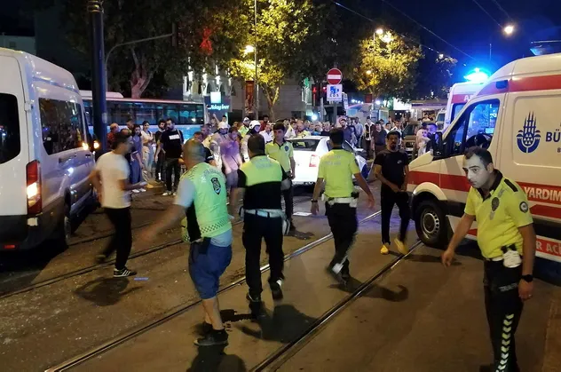 Son dakika: Topkapı Pazartekke'de kaza: 1'i çocuk 7 yaralı