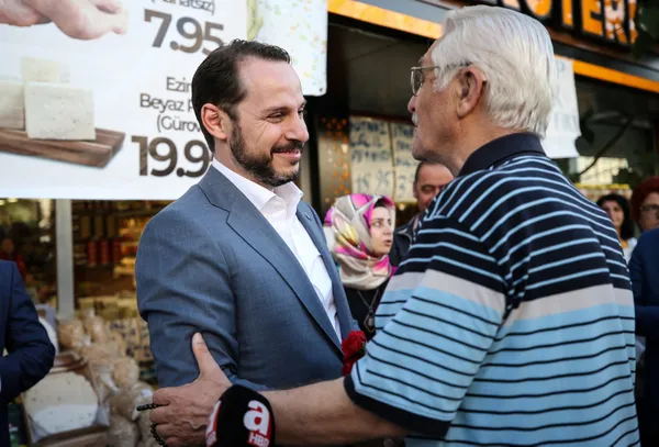 Bakan Albayrak Maltepe esnafını ziyaret etti-2