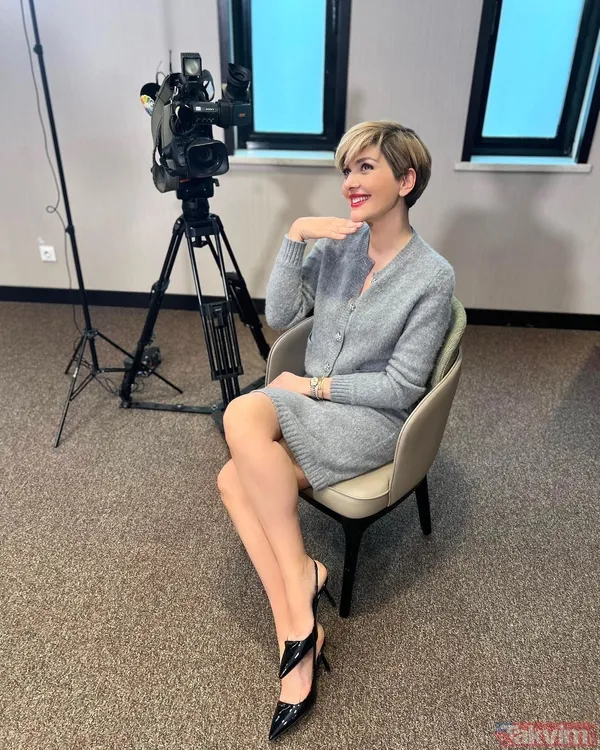 Bergüzar Korel’in balkon pozları ortalığı yakıp kavurdu! Vücudunu saran elbisesiyle paylaştı! - 4