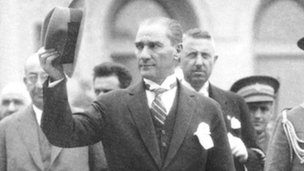 en-guzel-ataturk-fotograflari-10-kasim-ataturku-anma-gunu-ataturk-resimleri-1604989012705.jpg