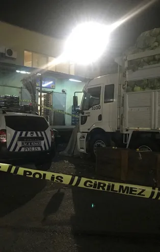 Meyve sebze halinde silah sesleri: 2 yaralı