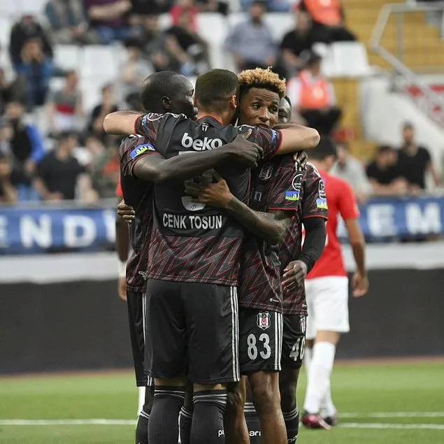 Beşiktaş Fenerbahçe’yi yakaladı!