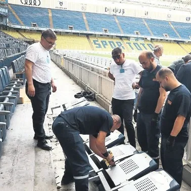 Stadyumda tadilat başladı