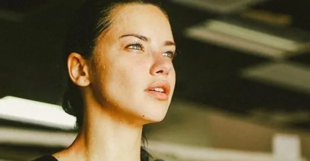 Adriana Lima boks yaparken çektiği fotoğrafları Instagram hesabından paylaştı