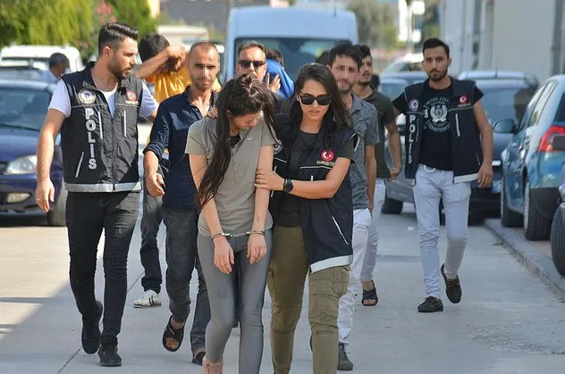 Adana'da "torbacı" operasyonu: 4 kişi tutuklandı