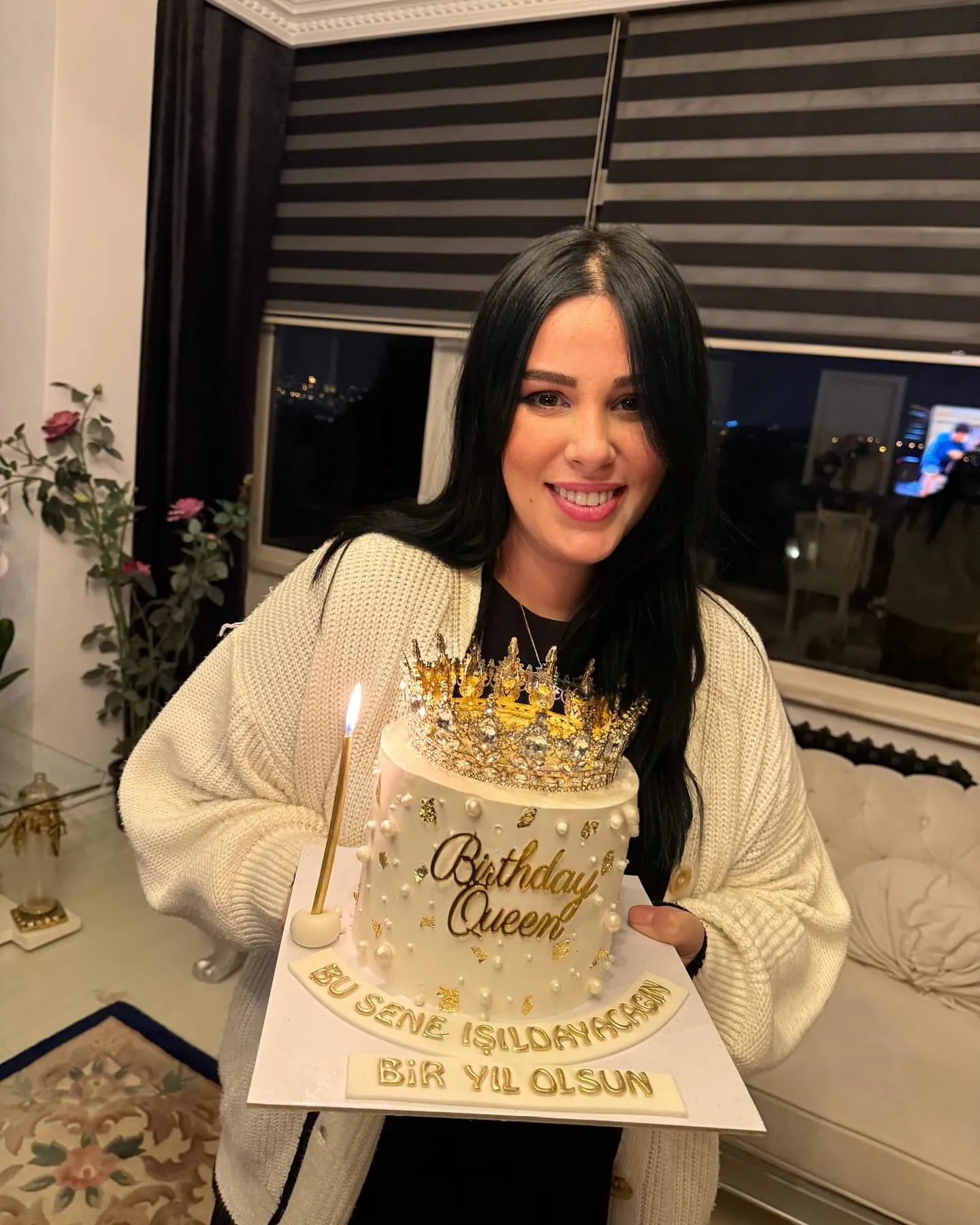 Ferdi Tayfur’un kızı Tuğçe Tayfur doğum günü paylaşımı sosyal medyayı ikiye böldü! - 13