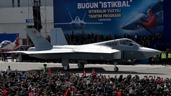 gurur-projesi-2-kaan-daha-geliyor-ultra-teknolojik-pilot-kaski-gorunmezlik-zirhi-1687238359496.jpg Gurur projesi! 2 'KAAN' daha geliyor: Ultra teknolojik pilot kaskı, görünmezlik zırhı...-4