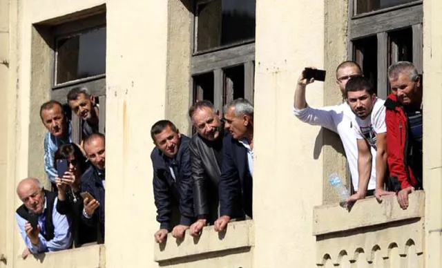 Erdoğan Sırbistan'da konuşurken, FETÖ yuhalandı-6