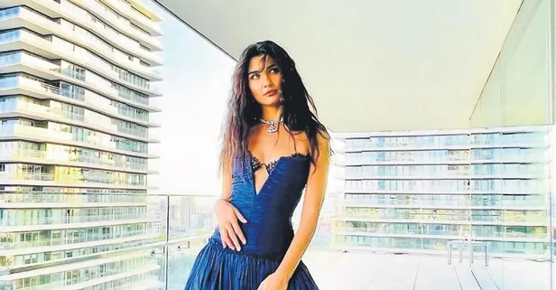 Reklama "Fransız" kalmadı! Tuba Büyüküstün Paris sokaklarında 150 bin TL'lik çantasını koluna takıp gezdi