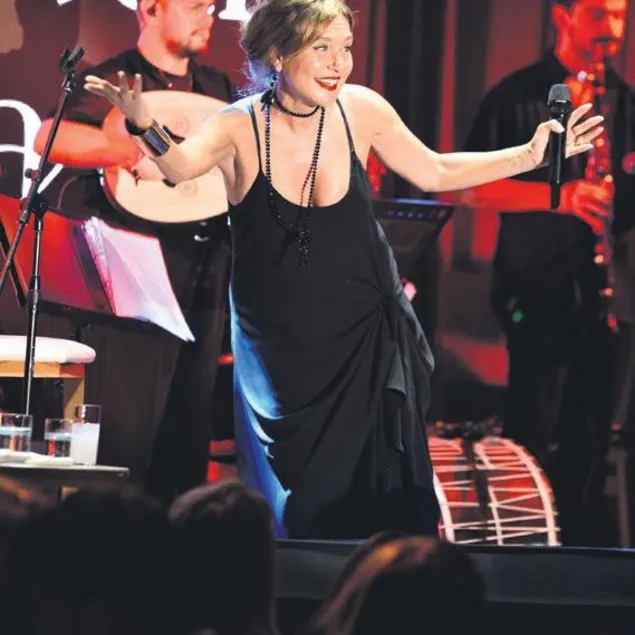 Seyirciden istek şarkı istedi