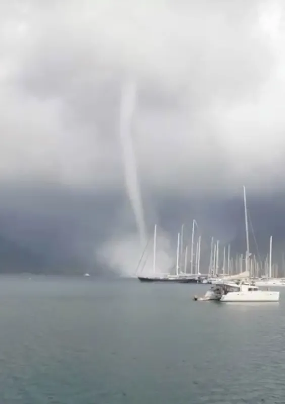 Marmaris’te çifte hortum paniği! - 2