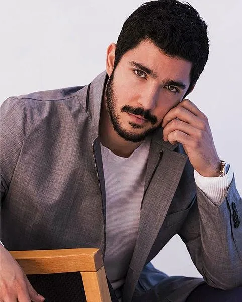 kaan-yildirimin-gonlunu-kaptirdigi-yeni-guzel-1641323270607.jpeg Kaan Yıldırım'ın gönlünü kaptırdığı yeni güzelde ilginç detay! Görenler şaştı kaldı-7